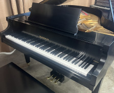 Baldwin 5'5 baby grand. MADE IN THE USA!